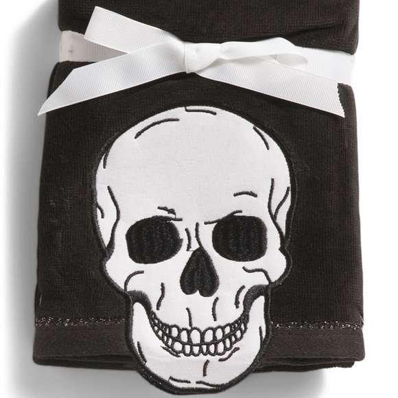 Kassatex | Bath | Nwt Set Of 2 Skull Bathroom Hand Towels 225